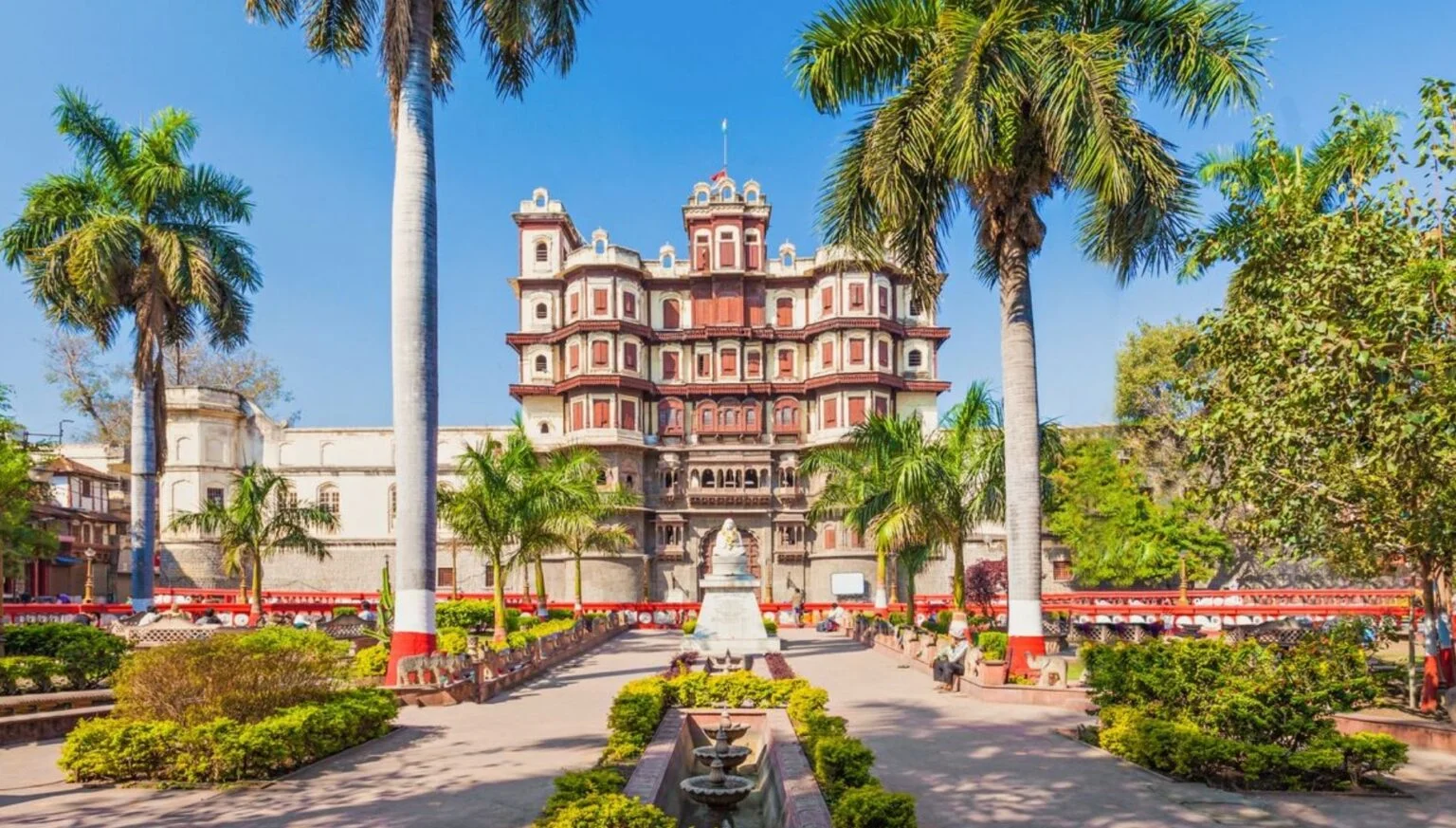 Indore local sightseeing taxi